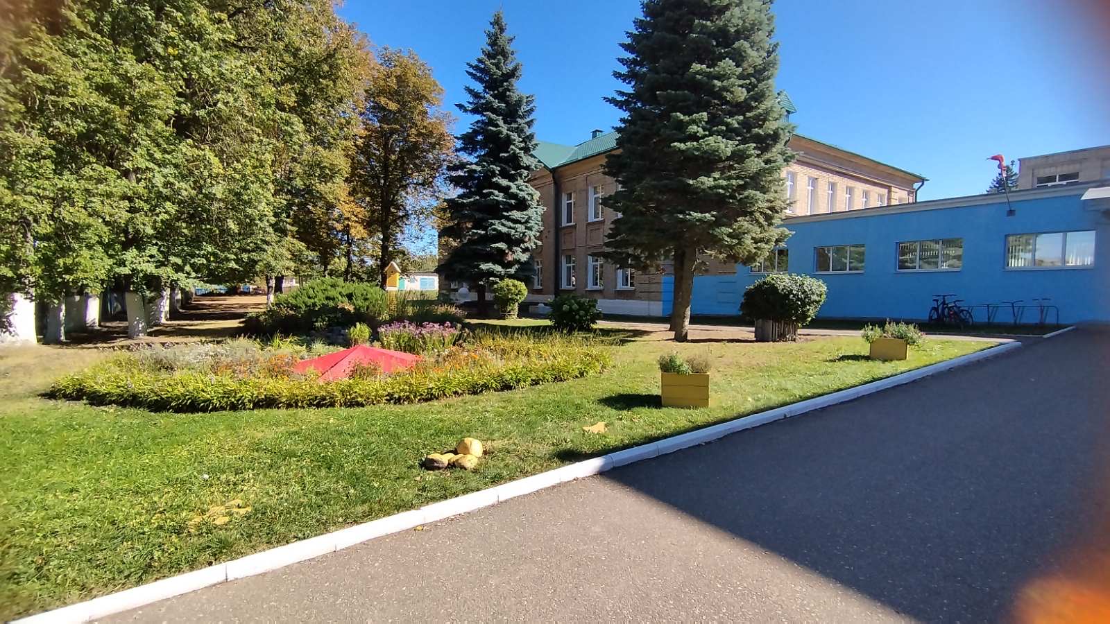 государственное учреждение образования "Усяжская средняя школа имени Ф.Г.Подберёзко"